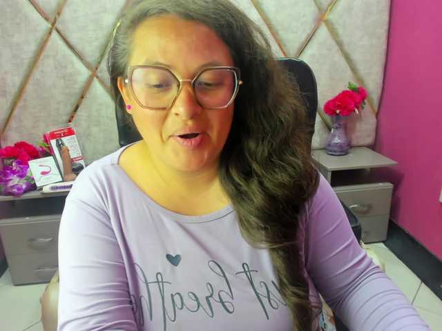  SaraThonson chat room