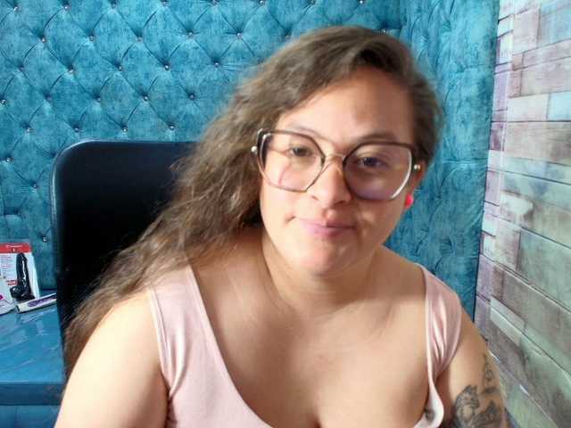 SaraThonson live webcam show