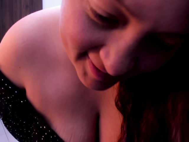 SaraThonson live cam on BongaCams