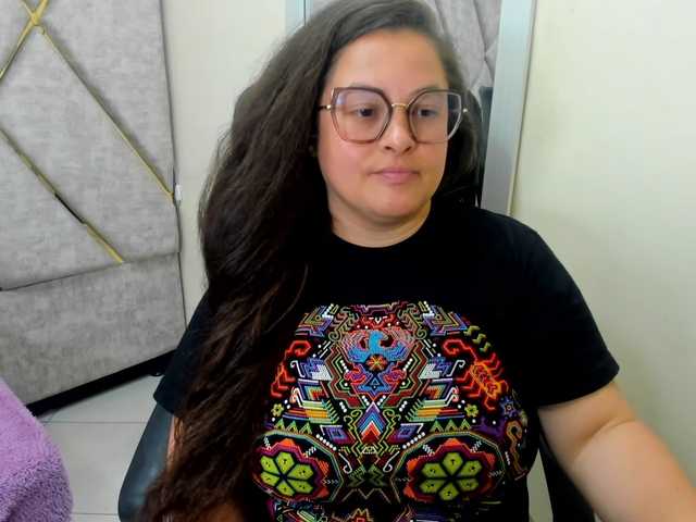 SaraThonson live cam preview