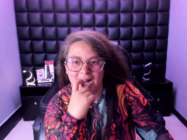 SaraThonson Live-Cam auf BongaCams