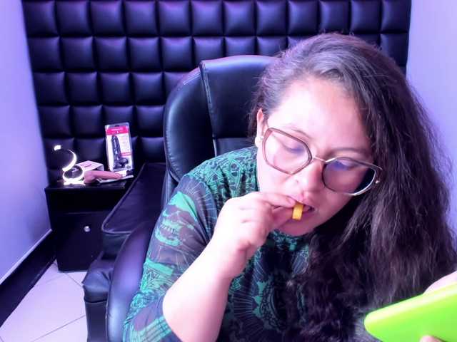 SaraThonson live webcam show