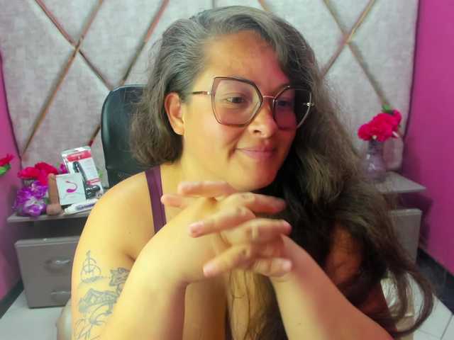  SaraThonson chat room