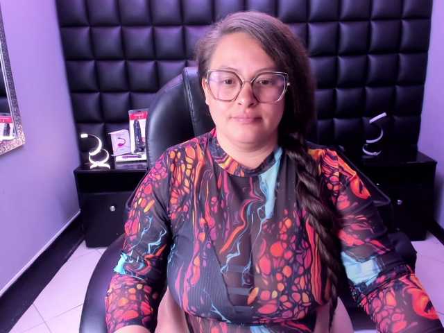 SaraThonson live webcam show