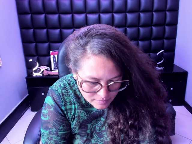 SaraThonson live webcam show