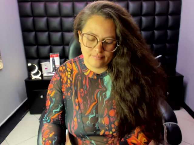 SaraThonson live webcam show