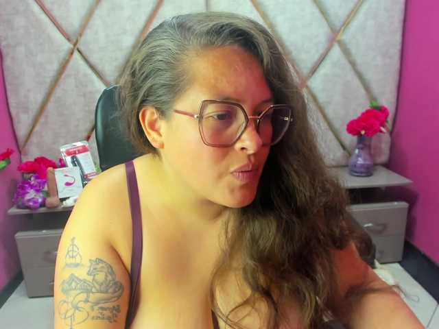  SaraThonson chat room