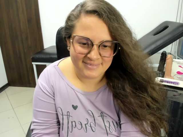 SaraThonson live cam on BongaCams