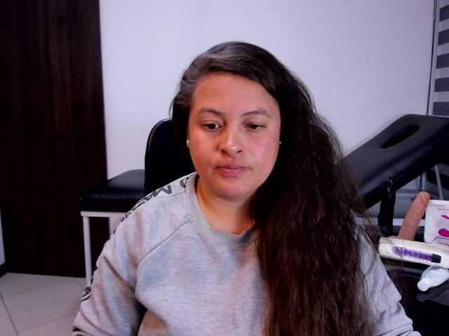 SaraThonson live cam on BongaCams