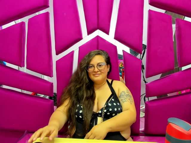 SaraThonson live webcam show