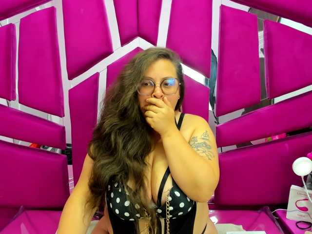 SaraThonson live webcam show