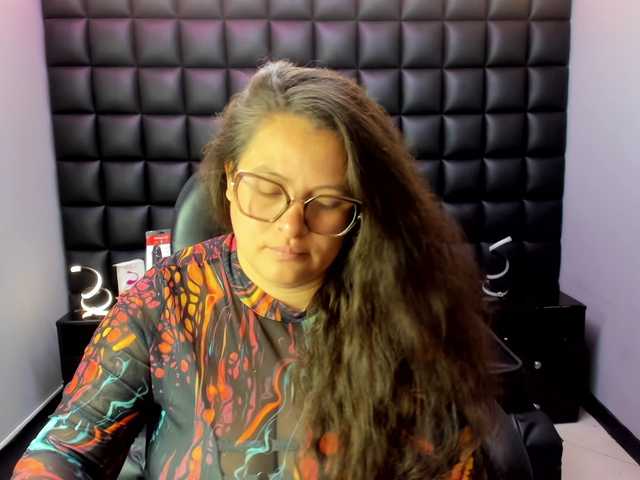 SaraThonson live webcam show