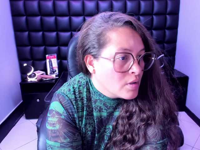 SaraThonson live webcam show