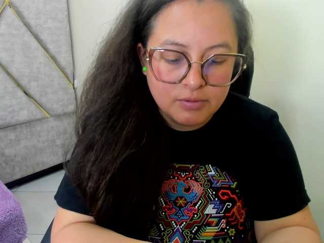 SaraThonson live cam preview