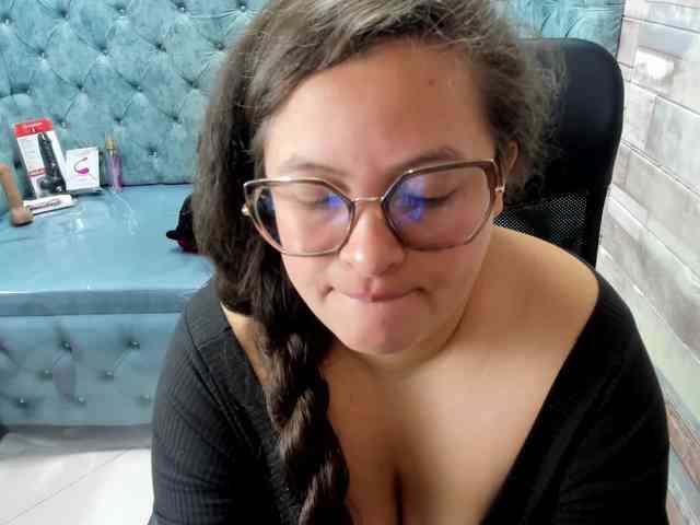 SaraThonson webcam