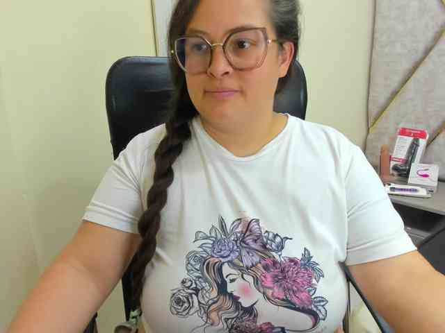 SaraThonson webcam