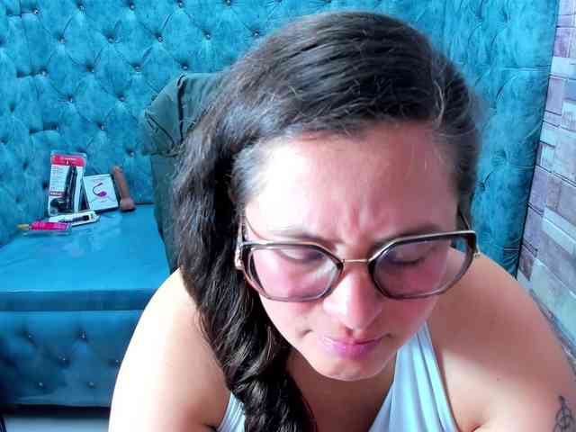 SaraThonson webcam