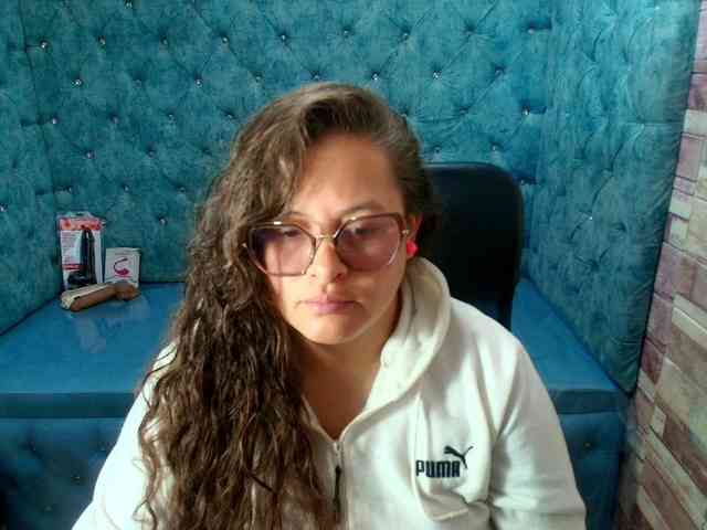 SaraThonson webcam