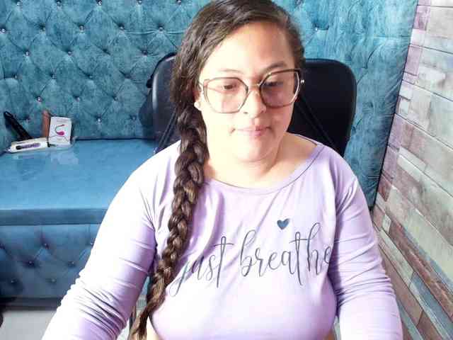 SaraThonson webcam