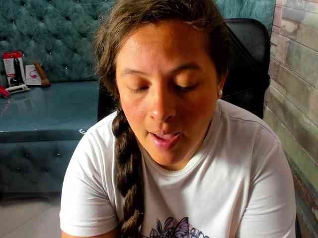 SaraThonson webcam