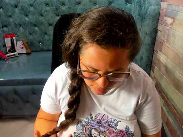 SaraThonson webcam