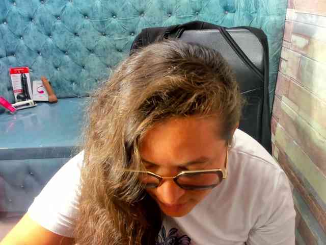 SaraThonson webcam