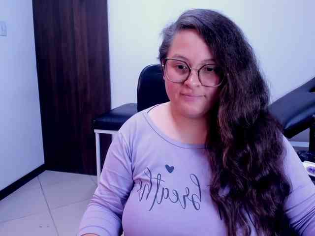 SaraThonson webcam