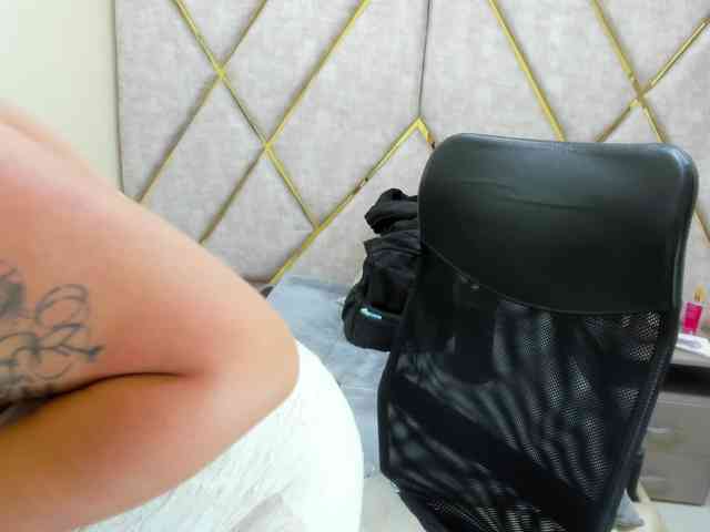 SaraThonson webcam