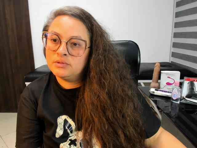 SaraThonson webcam