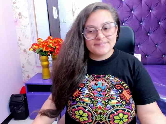 SaraThonson webcam