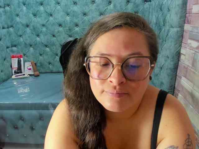 SaraThonson webcam