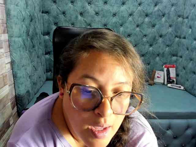 SaraThonson webcam