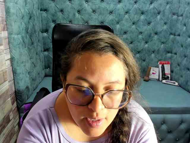 SaraThonson webcam