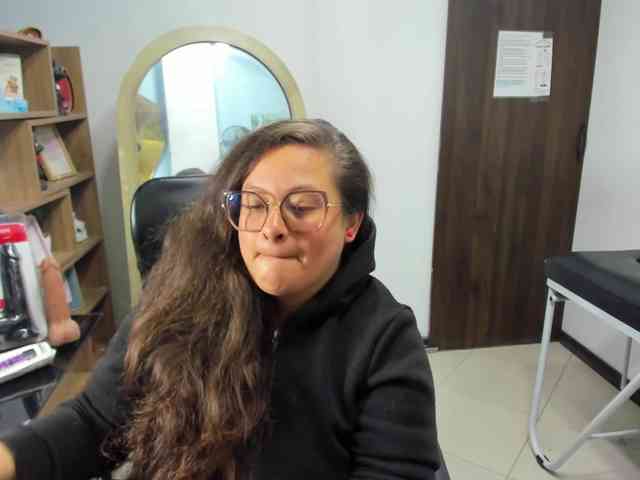 SaraThonson Live Webcam on BongaCams