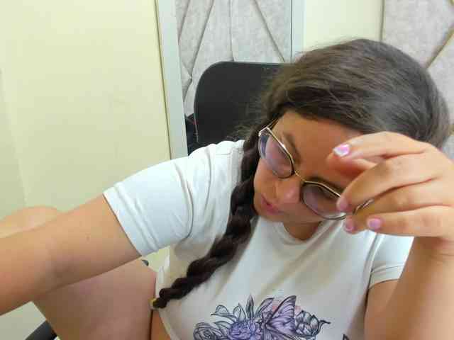 SaraThonson webcam
