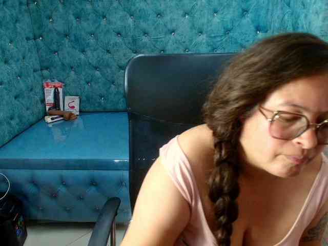 SaraThonson webcam