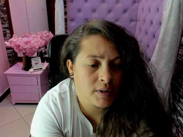 SaraThonson webcam