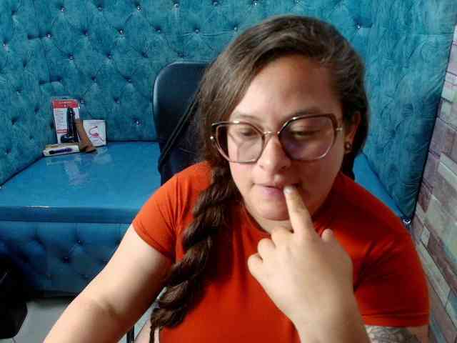 SaraThonson webcam