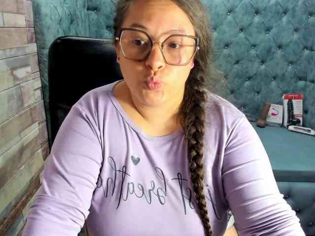 SaraThonson webcam