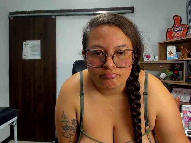 SaraThonson webcam