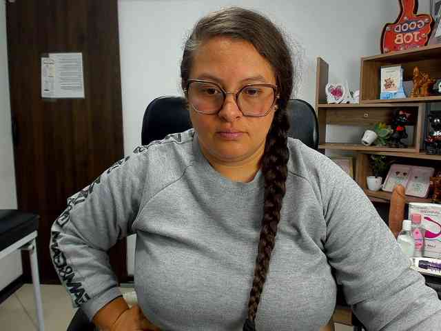 SaraThonson webcam