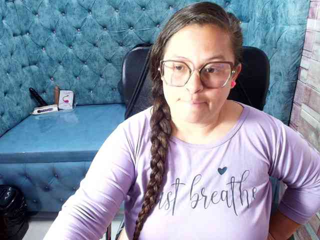 SaraThonson webcam