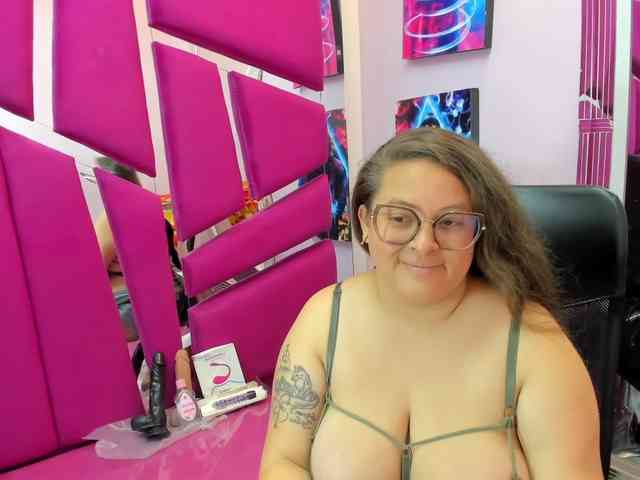 SaraThonson webcam
