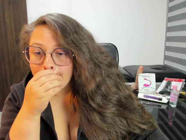 SaraThonson webcam