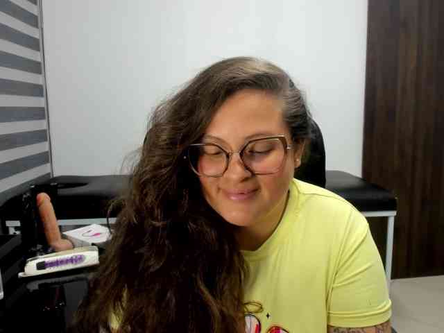 SaraThonson webcam