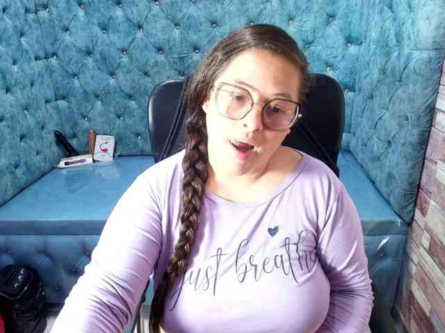 SaraThonson webcam