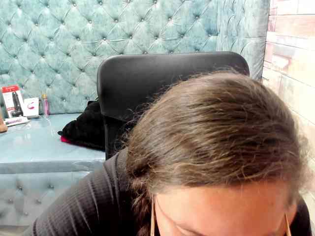 SaraThonson webcam