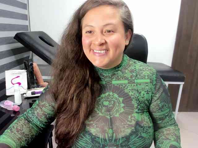 SaraThonson webcam