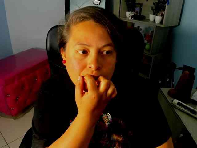 SaraThonson webcam