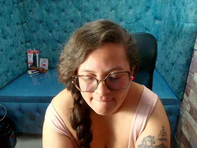 SaraThonson webcam